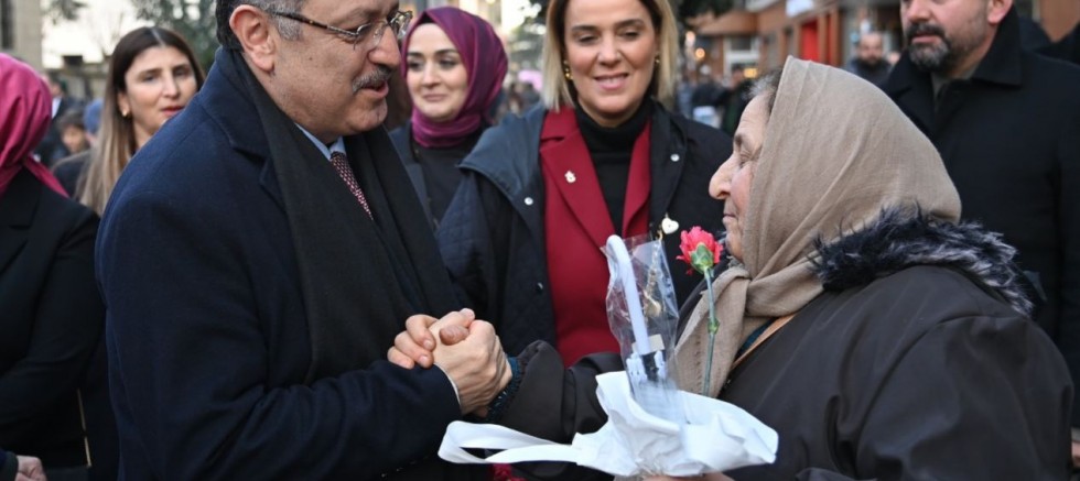 Başkan Genç, Kadınların Yanında