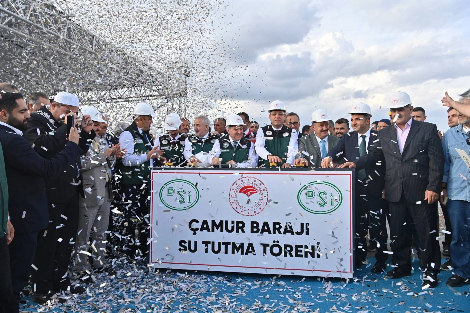 ÇAMUR BARAJI’NDA İLK SU TUTULDU
