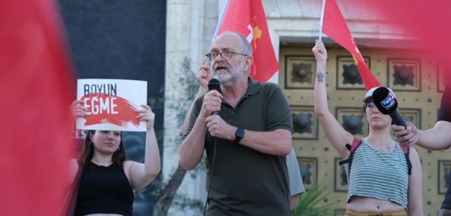 Kemal Okuyan: Çaresiz insanlar ırkçı AfD’nin peşine takılıyorsa nedeni iyi anlaşılmalı