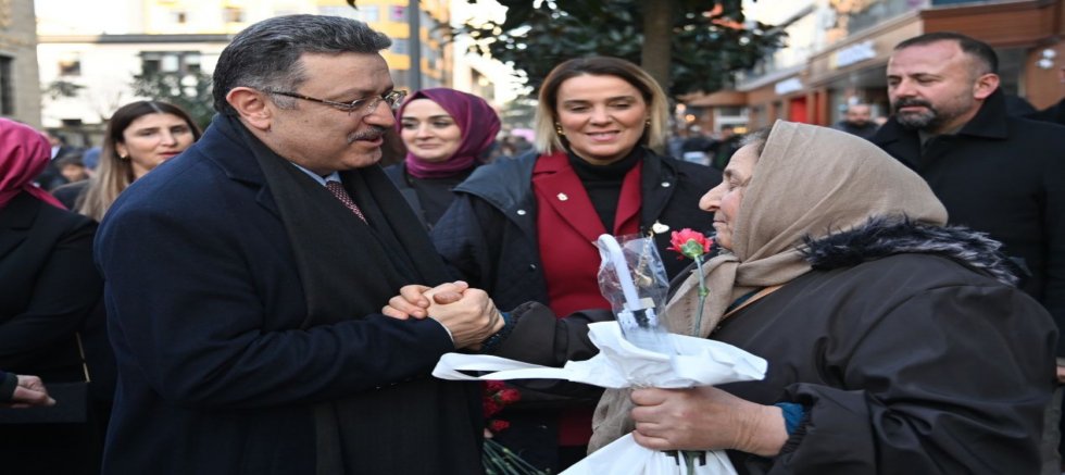 Başkan Genç, Kadınların Yanında