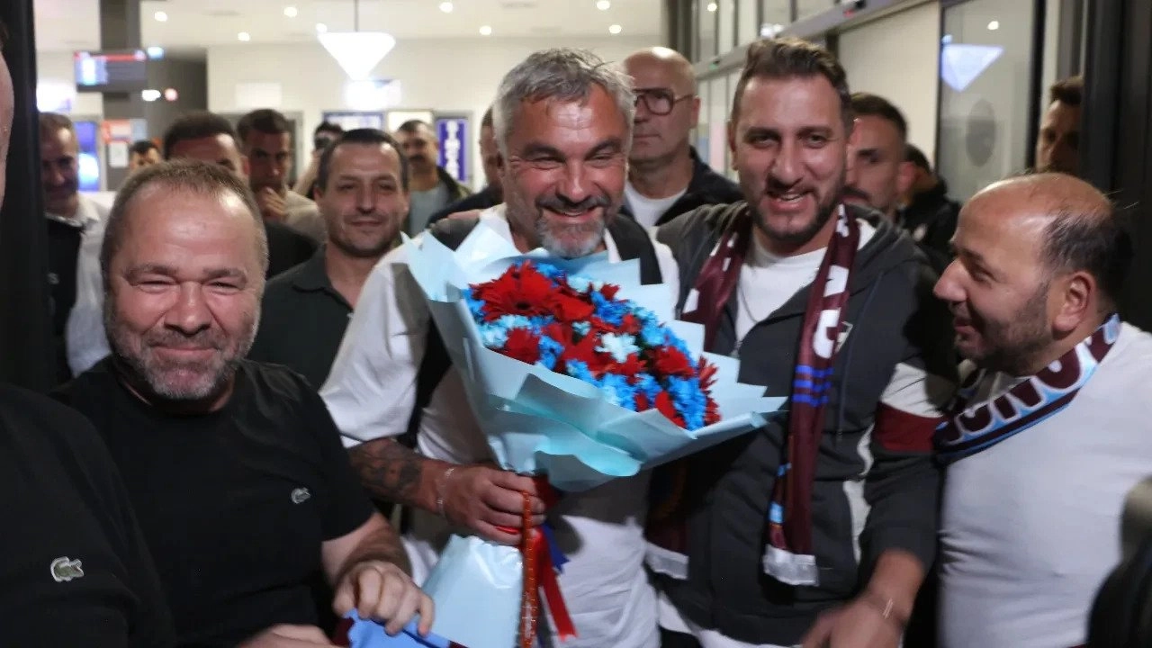 Thomas Reis Trabzon’da! Bordo-mavili taraftardan Alman hocaya coşkulu karşılama