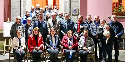 Başkan Kaya, sanatçılarla