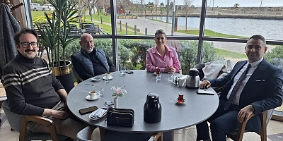  Farklı Görüşler Aynı Masada