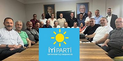 İYİ Parti Trabzon İlçe Teşkilatı Mitinge Gidiyor