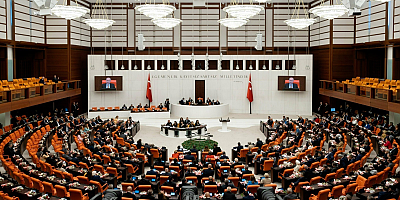 TBMM'ye 9 Dokunulmazlık Tezkeresi Sunuldu: Özgür Özel Hakkında 3 Ayrı Dosya
