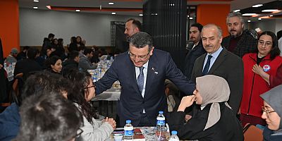 Trabzon BB Başkanı Genç, Üniversiteli Gençlerin Arasında