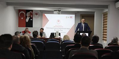 Trabzon’da tarımsal üretimi tehdit eden kahverengi kokarcaya karşı başlatılan bu kapsamlı mücadele planı, hem üreticilerin hem de kamu kurumlarının ortak hareket etmesiyle daha güçlü bir şekilde hayata geçirilecek.